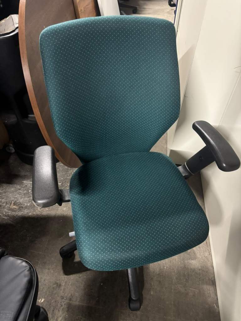 Green Office Chair – Good Condition