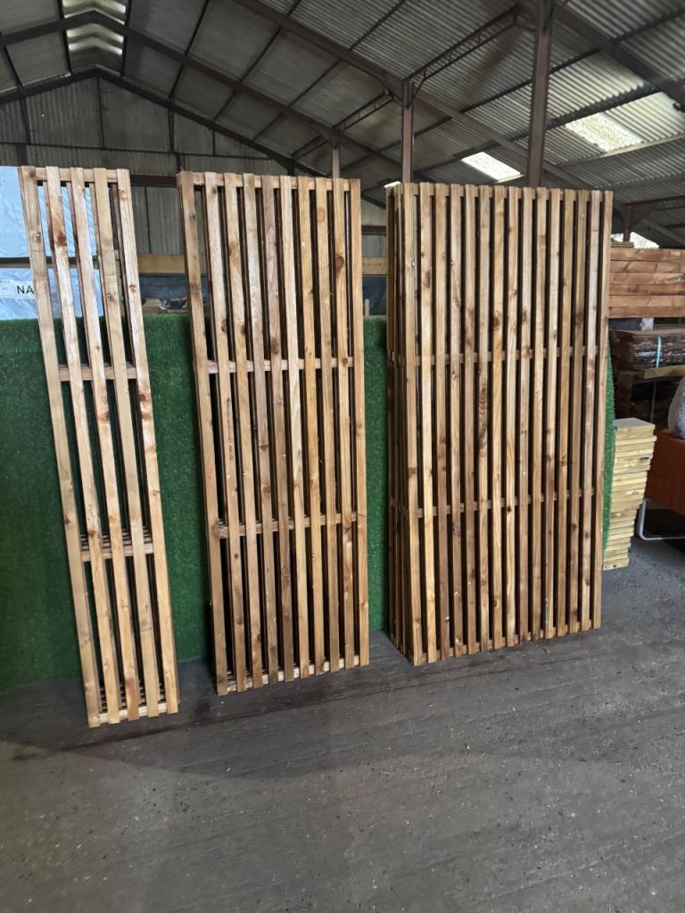 Slatted trellis 
