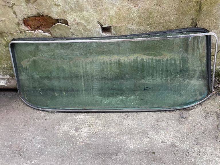 Rolls Royce Silver Shadow front and rear windscreens 