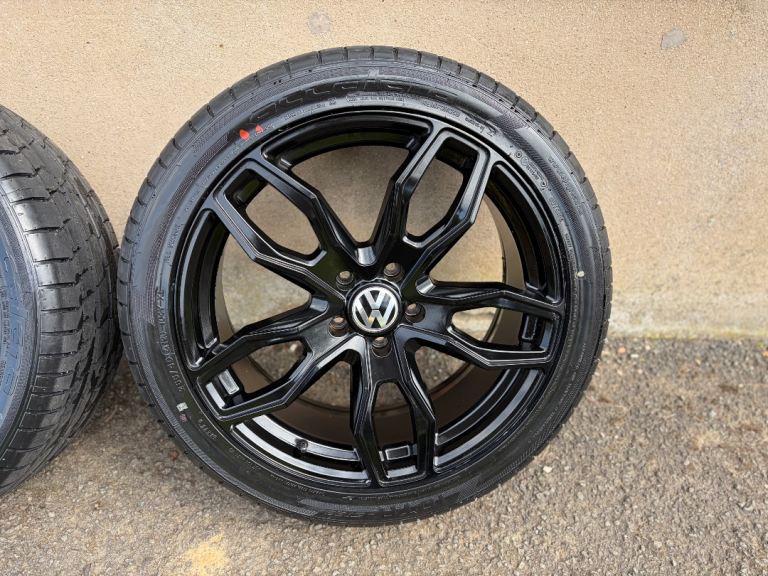 Vw transporter 20” alloys new condition with Brand new tyres 