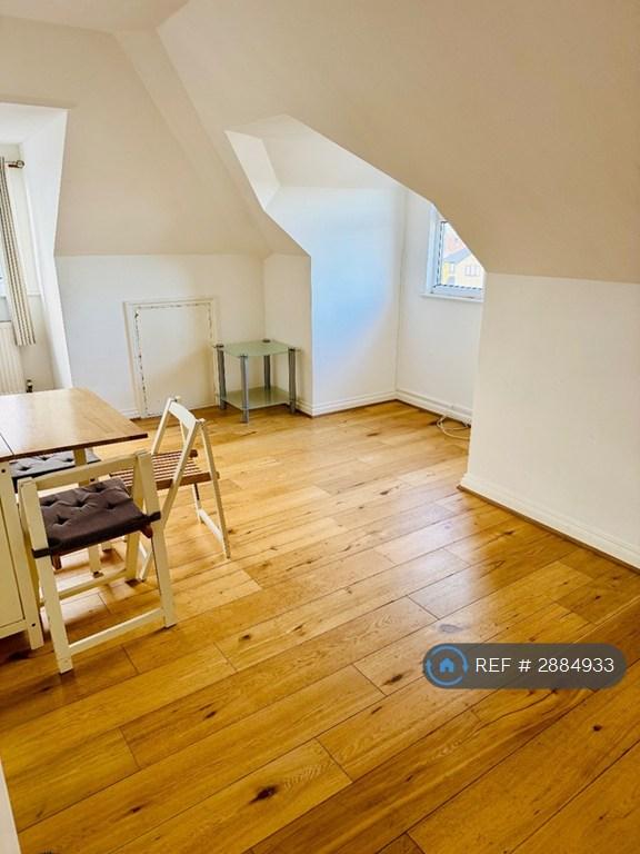 2 bedroom flat in Claremont Road, Seaford, BN25 (2 bed) (#2884933)