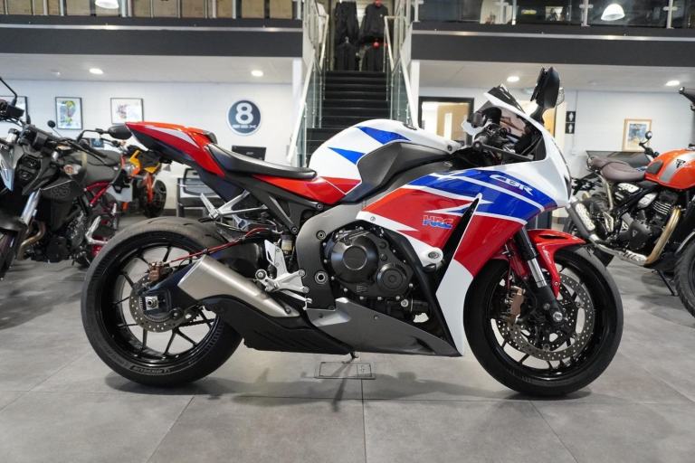 Honda CBR1000-RR Fireblade, 2015, White with just 14481miles