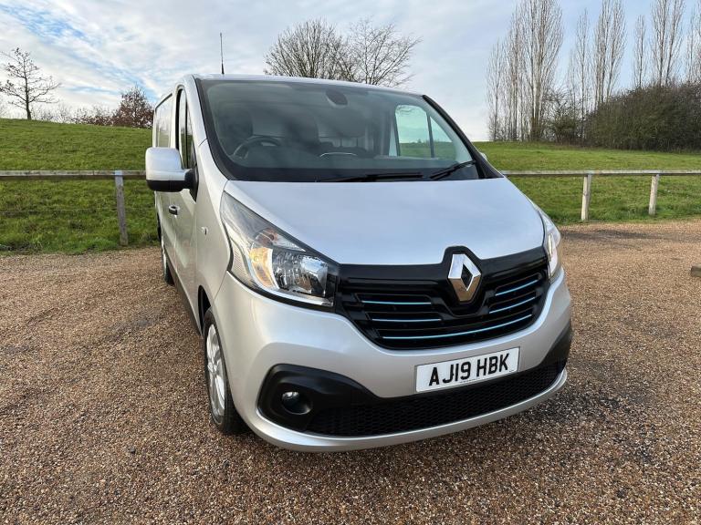 2019 Renault Trafic 1.6 dCi 27 Sport Nav SWB Standard Roof Euro 6 5dr PANEL VAN Diesel Manual