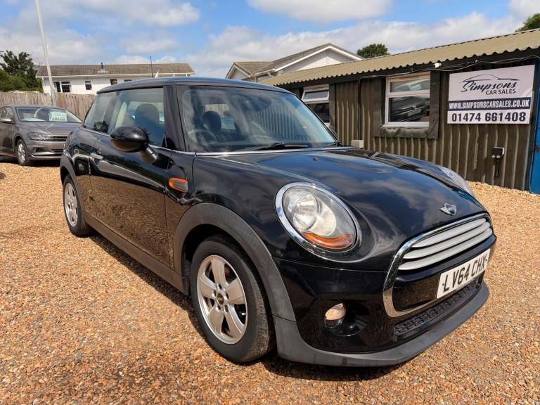 MINI HATCH 1.5 Cooper Auto Euro 6 (s/s) 3dr (black) 2014