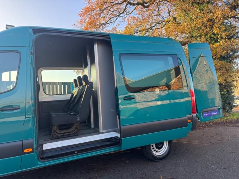  Mercedes-Benz Sprinter SPRINTER 2.1L 314CDI 3.5t H2 L2 RWD WINDOW COMBI CREW