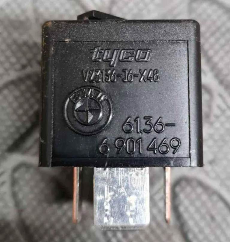 USED Relay BMW E60 E87 E90 F10 F30 Black 4 Pin Tyco 6901469