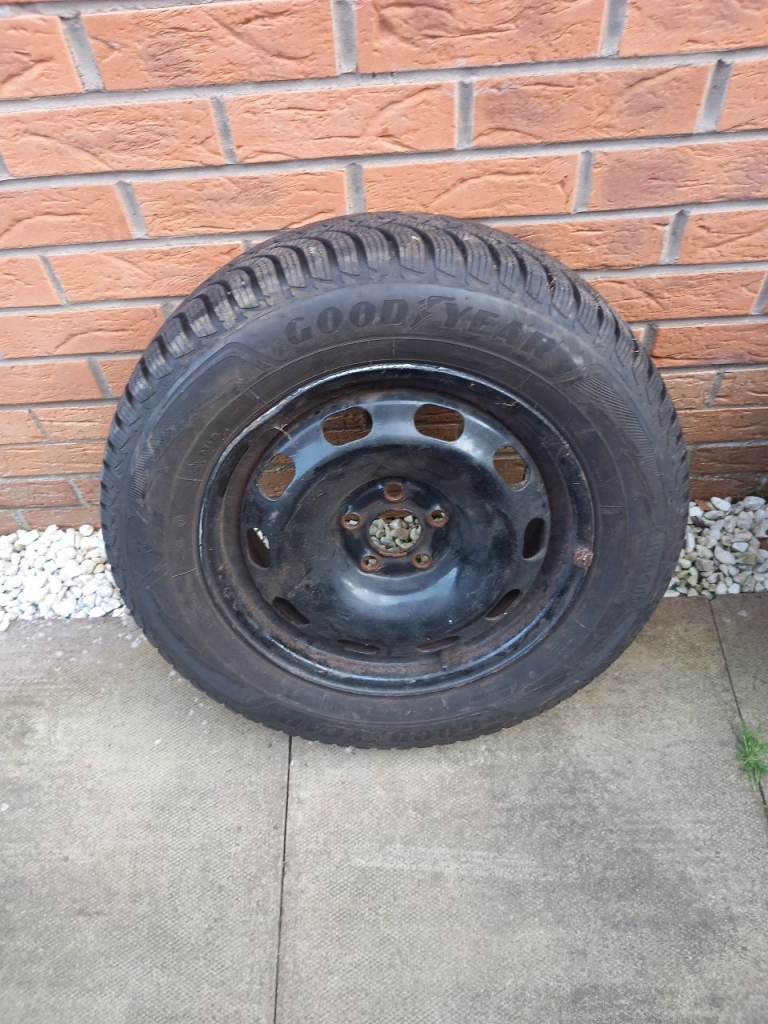 VW GOLF MK4  SPARE WHEEL AND TYRE 