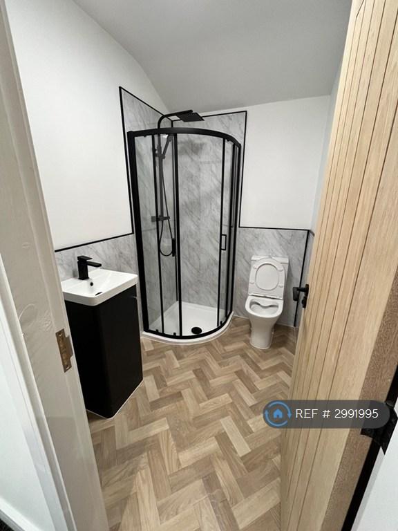 1 bedroom in Robins Lane, St Helens, WA9 (#2991995)