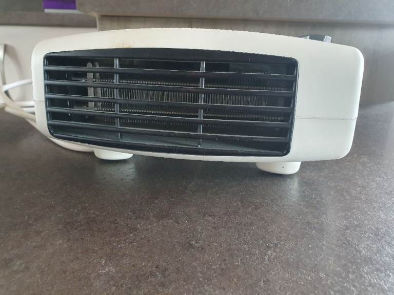 Small Electric  Fan – White, Good Condition