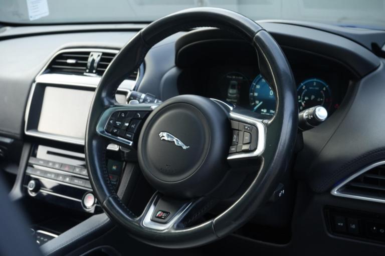 2016 Jaguar F-Pace 3.0d V6 1st Edition 5dr Auto AWD ESTATE DIESEL Automatic