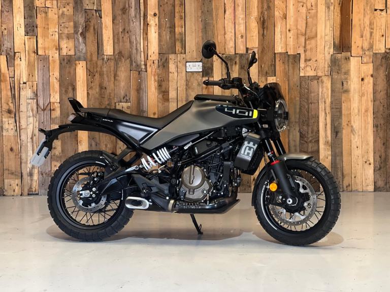 Husqvarna SVARTPILEN 401 2024 ONLY 1211 Miles 