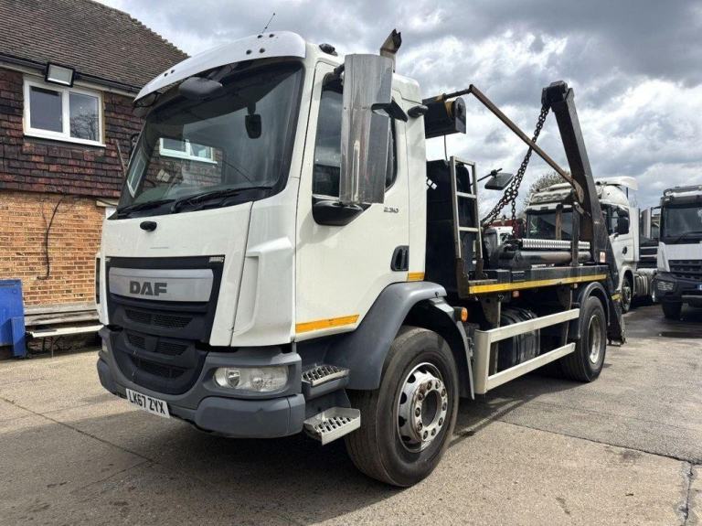 2017 DAF LF-230 SKIP LOADER
