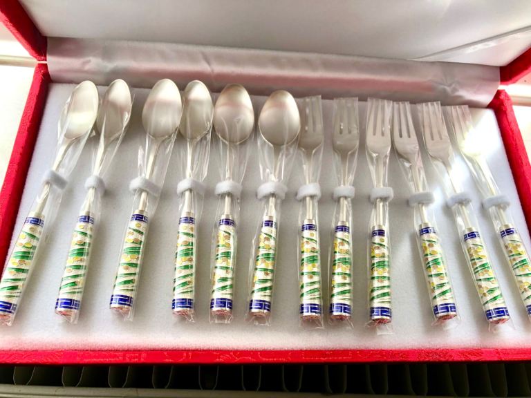 Korean Chil-bo / Cloisonné 999 Silver Spoon and Fork 12 Piece Boxed Set