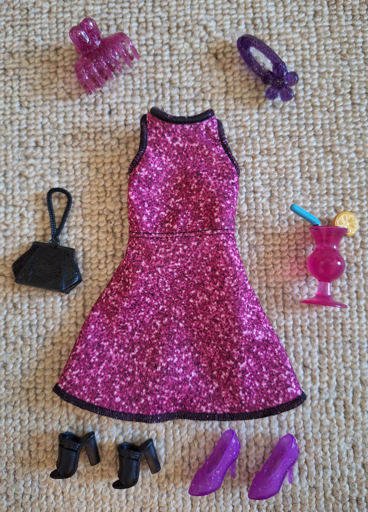 Barbie clothes (sets)