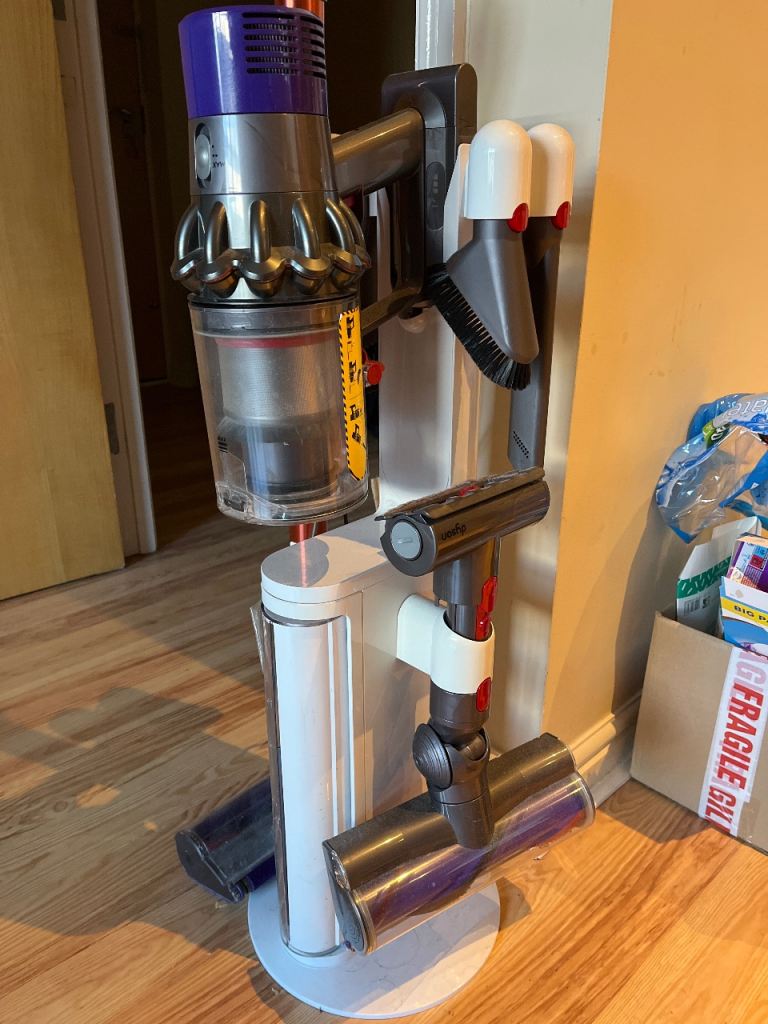 Dyson v10 body with standing station 