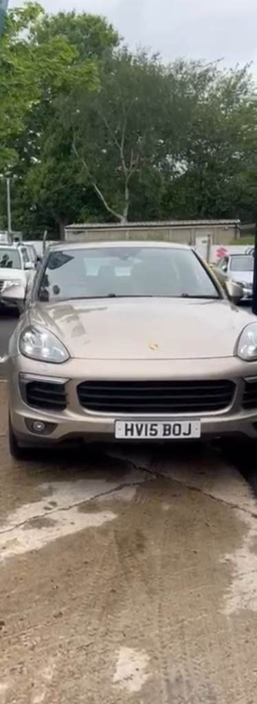 Urgent Sale Cheap Porsche, CAYENNE, Estate, 2015, semi-Auto, 2967 (cc), 5 doors