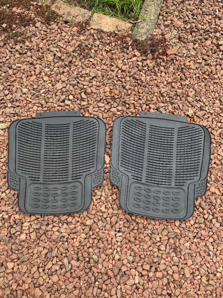Universal rubber car mats x 2