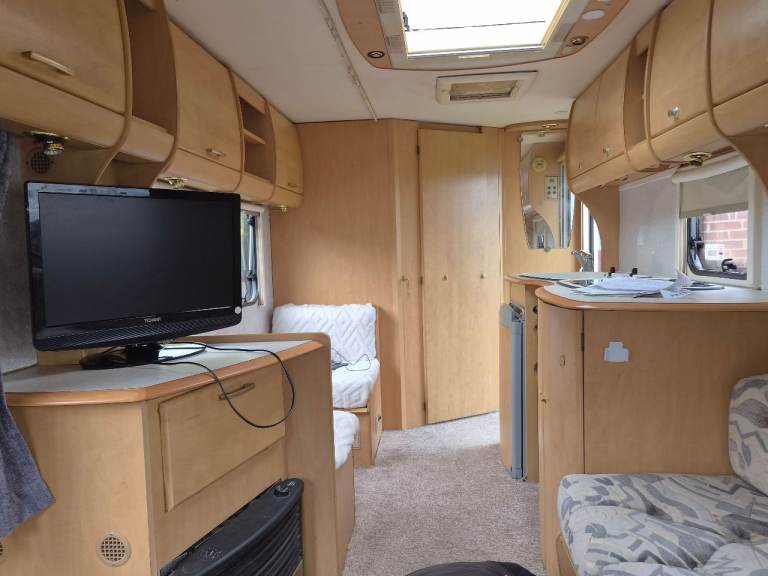Caravan bailey 