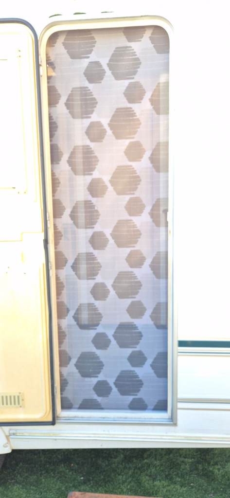 Main entrance flynets for camper, caravan, motorhome or boat.