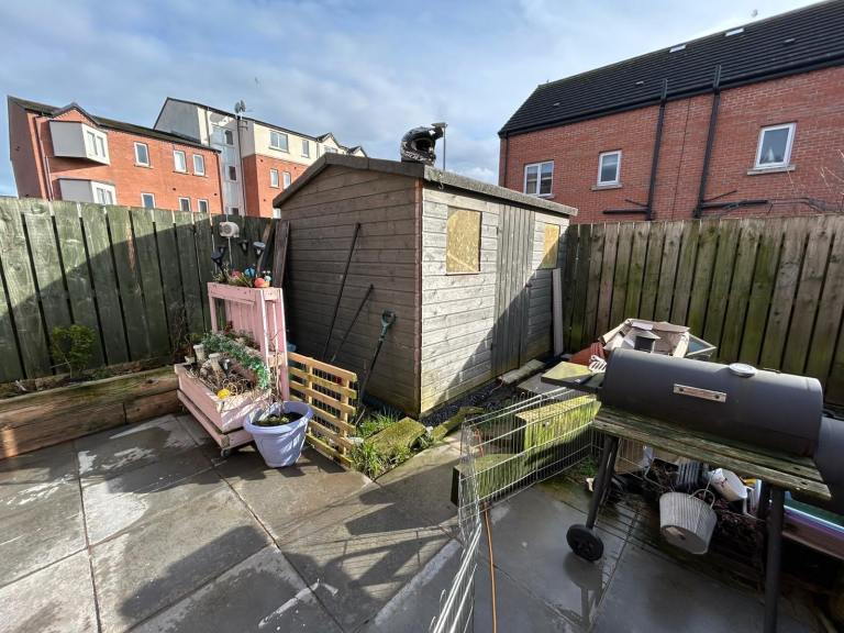 Garden shed REDUCED PRICE 