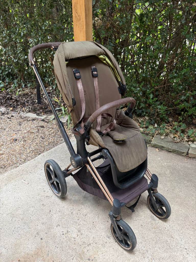 Baby Stroller, Pram, Car Seat, Car Seat bases and multiple accessories