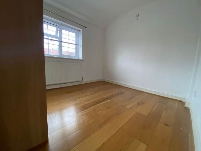 3 Bedroom House for rent Slough Available late April