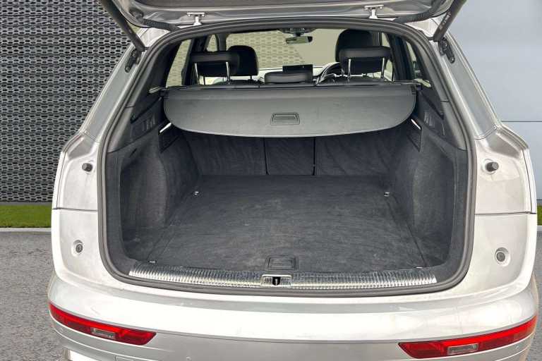 2022 Audi Q5 40 TDI Quattro S Line 5dr S Tronic SUV Diesel Automatic