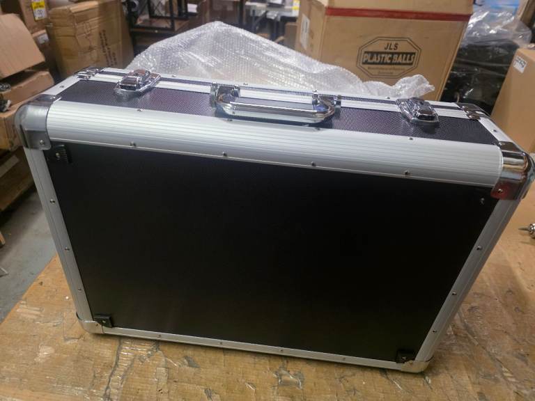 A new still boxed black x silver cd 💿 locking case.