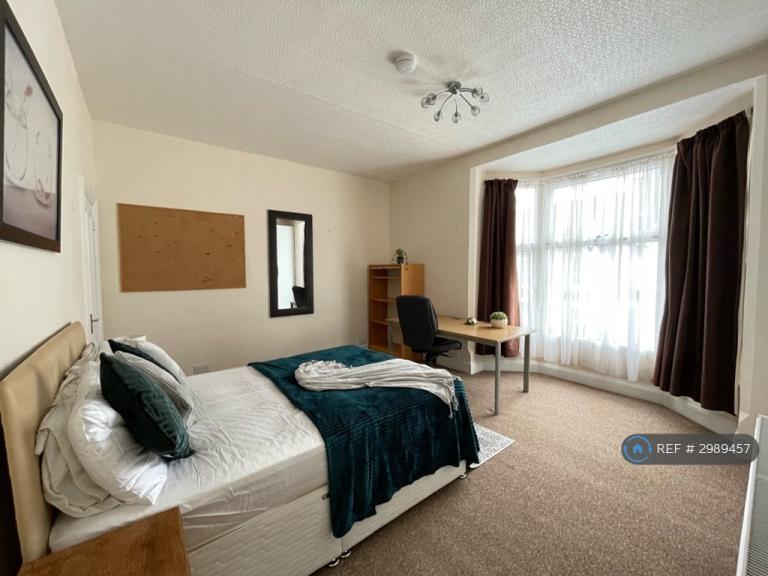 4 bedroom house in St. Georges Road, Coventry, CV1 (4 bed) (#2989457)