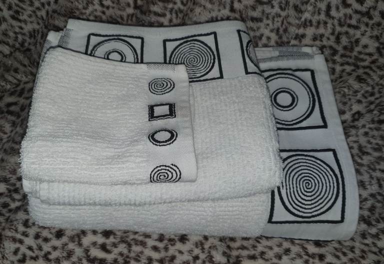 Linens & Lace White Black Design Hand Bath Face Cloth Towel Towels 100% Cotton Set