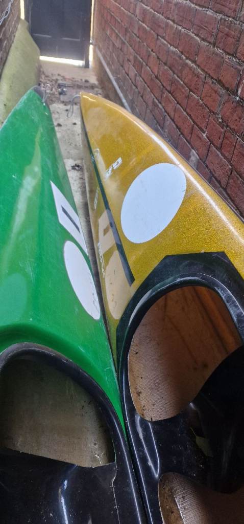2 Kayaks – Gold Sparkle & Green