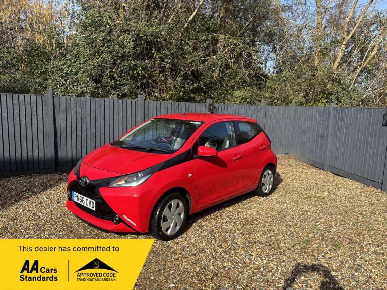2016 Toyota AYGO 1.0 VVT-i x-play Euro 6 5dr HATCHBACK Petrol Manual