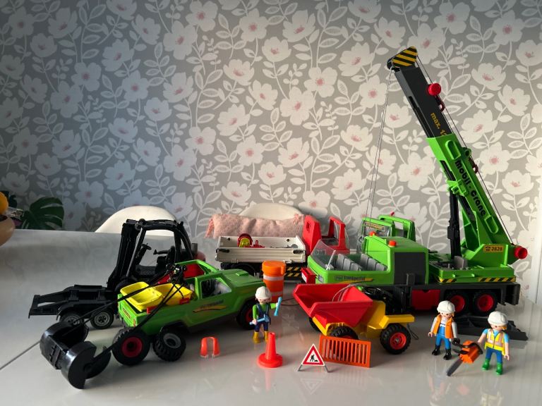 Playmobil construction