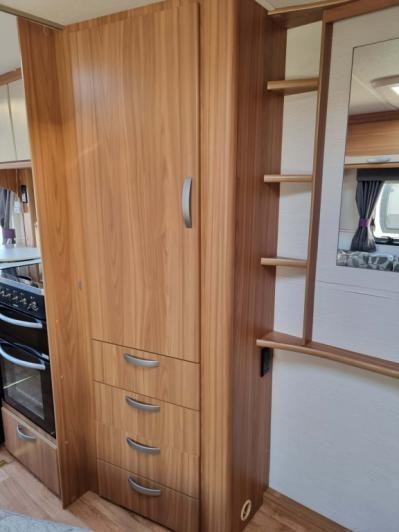 2014 Lunar Quasar 564 Used Caravan