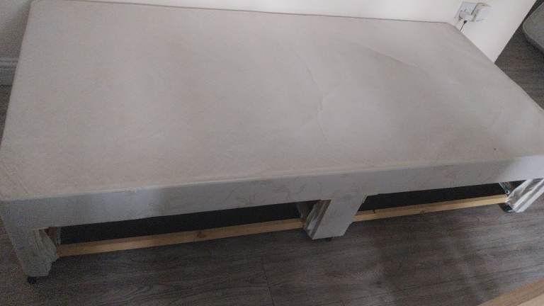 Single bed base 
