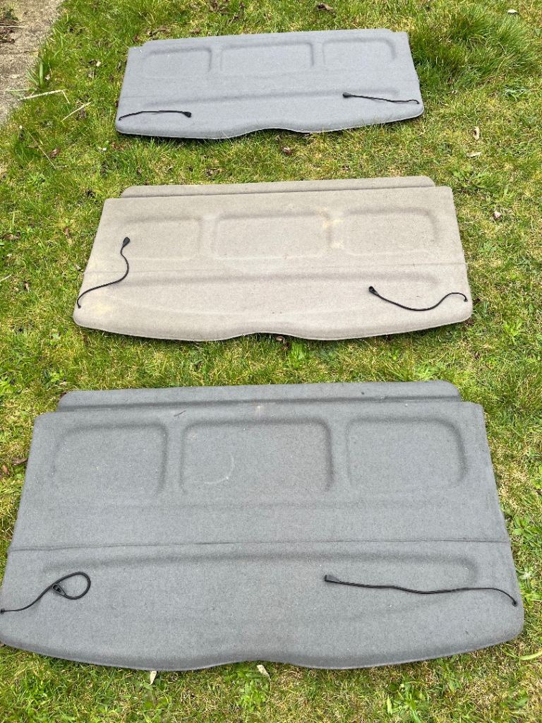 Hatchback rear parcel shelf