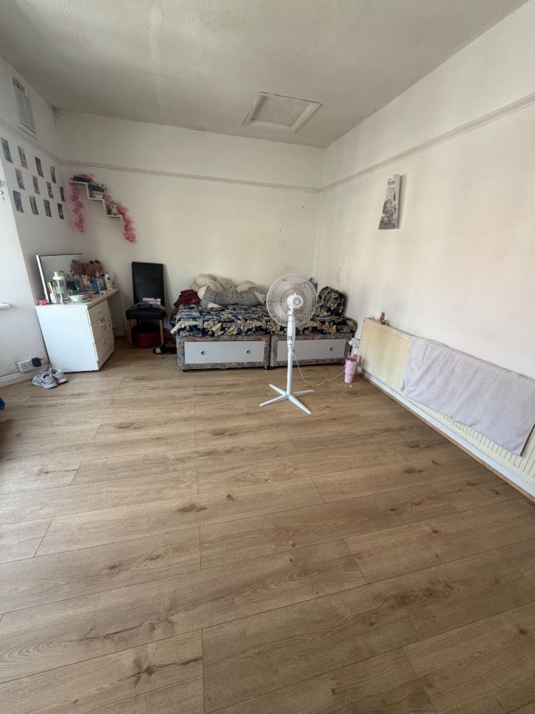 Room for rent 
