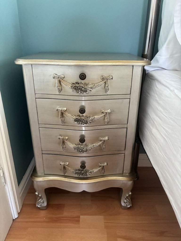 Bedside table 