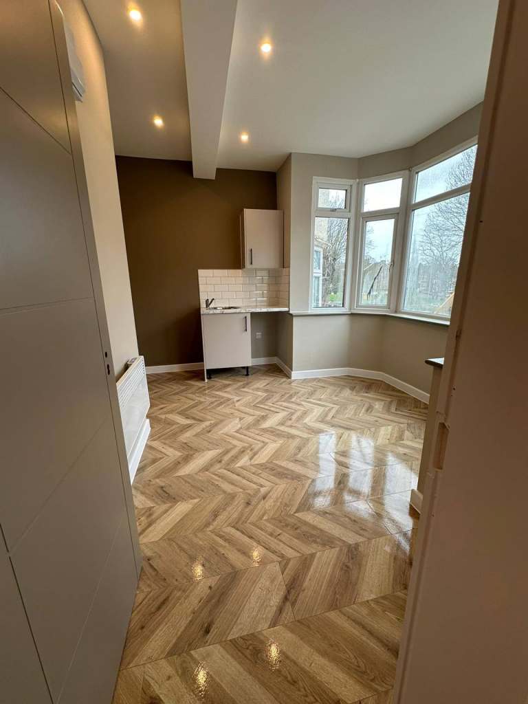 Studio Rooms Available - Southend-on-Sea SS1 - DSS Only