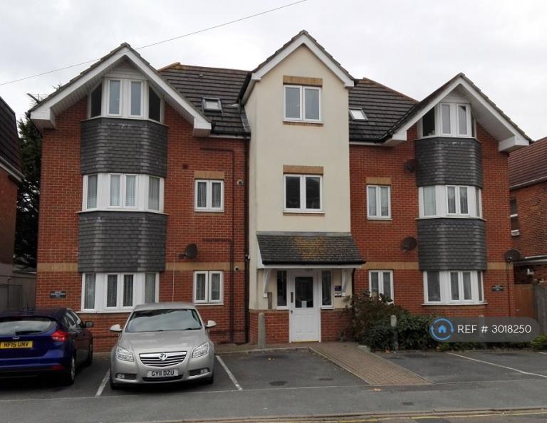 2 bedroom flat in Adeline Road, Bournemouth, BH5 (2 bed) (#3018250)