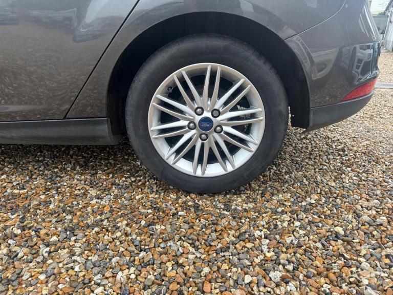 2017 Ford Focus 1.0 EcoBoost 125 Zetec Edition 5dr HATCHBACK PETROL Manual