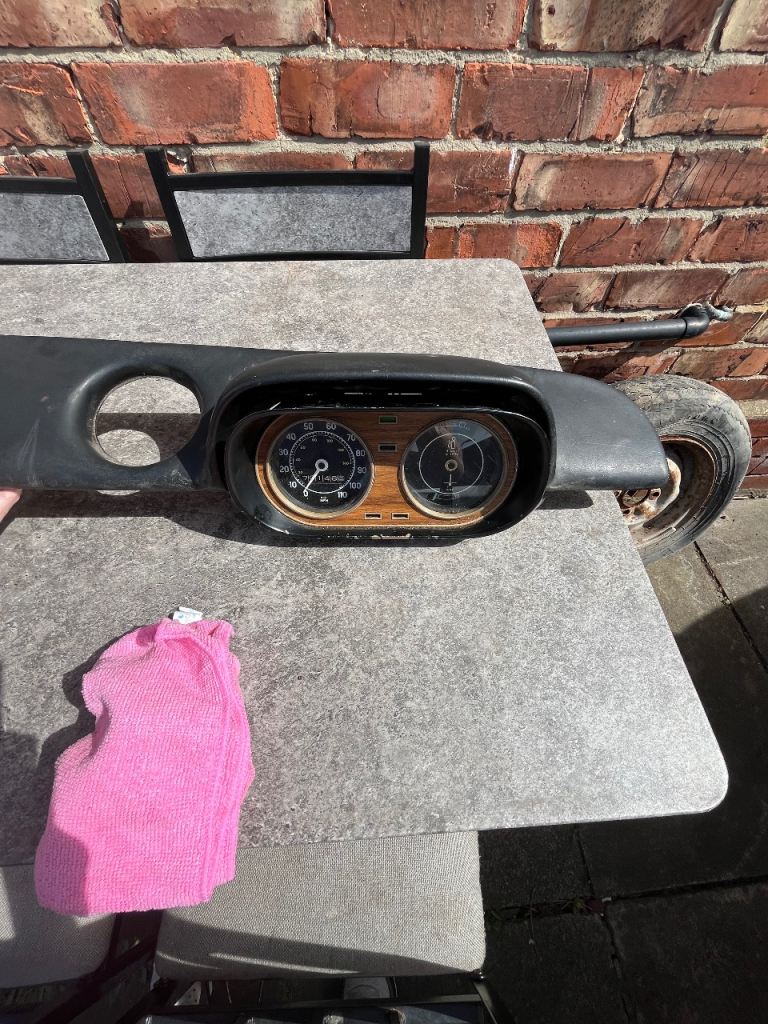 Mk1 Ford escort dash top / clocks mph 