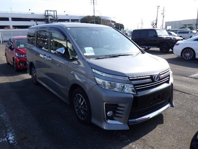 TOYOTA VOXY 2.0l Voxy Zs 8 Seater mpv Rust free Grey Auto Petrol 2015