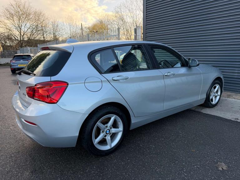 2018 BMW 1 Series 118d SE 5dr [Nav/Servotronic] HATCHBACK DIESEL Manual