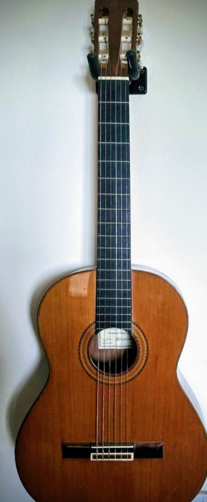 Antonio Sanchez 1025 classical guitar and hard case excellent condition 