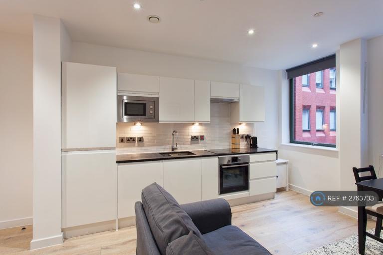 1 bedroom flat in Garrard House, Reading, RG1 (1 bed) (#2763733)