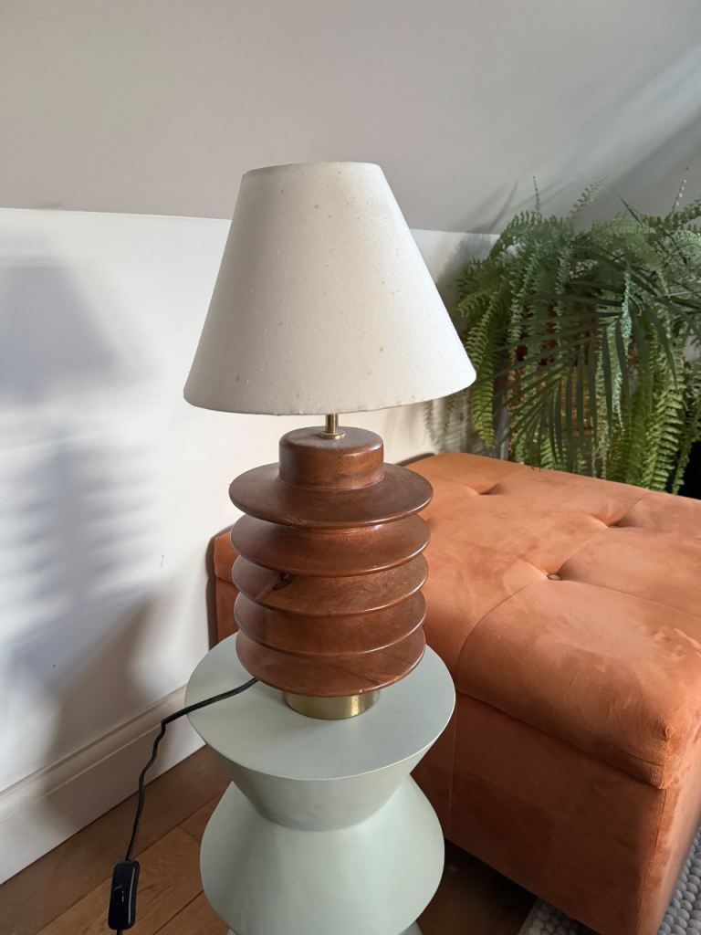 Wooden Table Lamp with Cream Shade – Good Condition