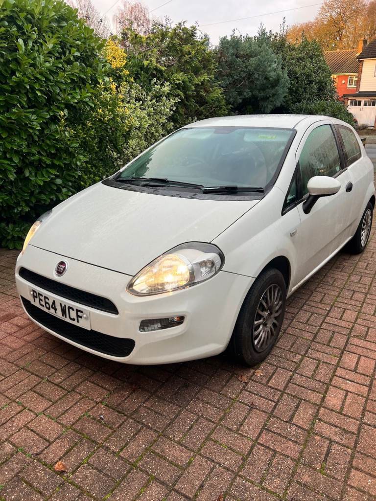 FIAT PUNTO POP 2014, Hatchback, Manual, 1242 (cc), MOT