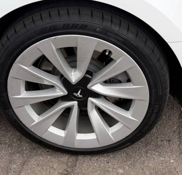 4no new Farroad tyres ONLY   235/40/19”