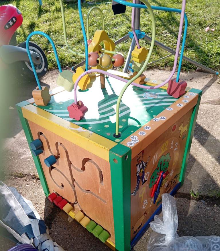 Free wooden toy box need 1 part gluing 